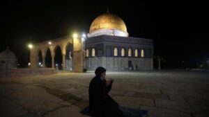 Beribadah di Masjidil Aqsa