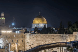 Cerita Haru Jamaah Tour Aqsa yang Pertama Kali ke Luar Negeri