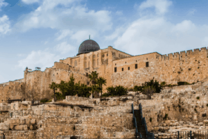 Apa yang Harus Dibawa Saat Mengikuti Tour Aqsa?