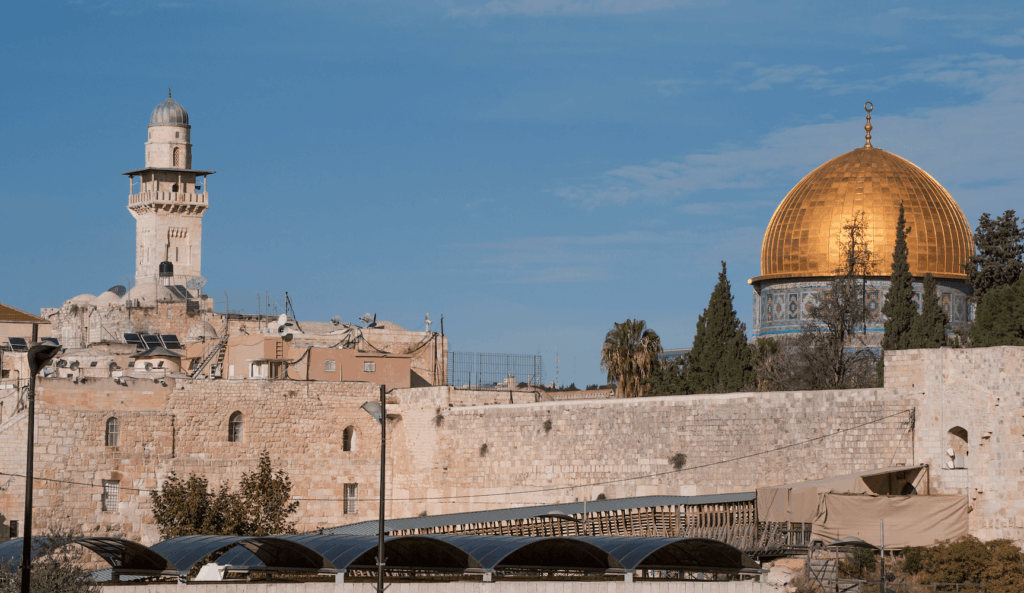 Tour Aqsa Khusus Akhwat: Apa Saja Keuntungannya?