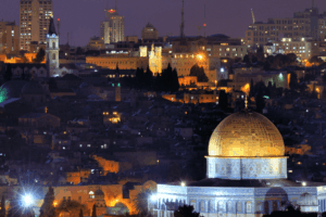 Apakah Perlu Asuransi Perjalanan untuk Tour Aqsa?