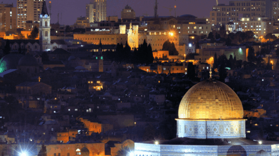 Apakah Perlu Asuransi Perjalanan untuk Tour Aqsa?