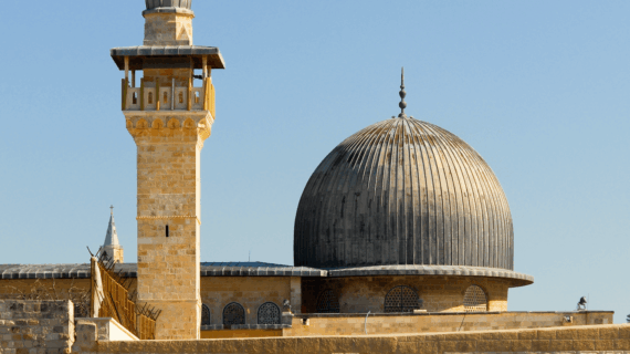 Apakah Tour Aqsa Sudah Termasuk Visa dan Tiket Pesawat?