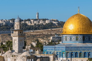 Perbandingan Harga Tour Aqsa Beberapa Travel Terkenal