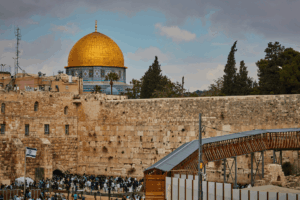 Tips Memilih Paket Tour Aqsa yang Terbaik