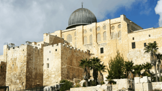 Tour Aqsa Jakarta September: Paket Wisata Religi Akhir Musim Panas