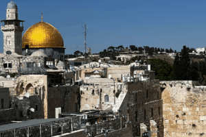 Tour Aqsa Jakarta Agustus: Waktu Ideal Menjelajahi Bumi Para Nabi